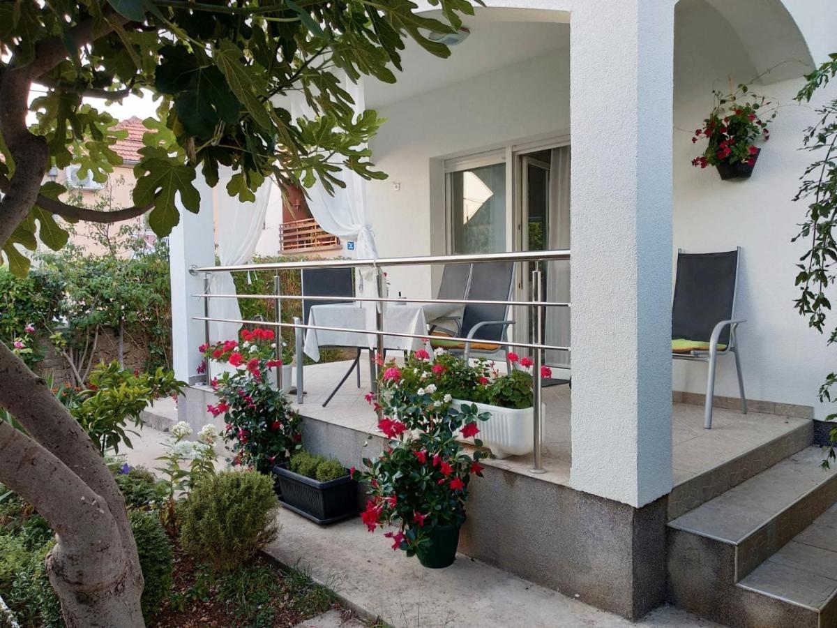 Radenka Zafron Apartment Vodice Ngoại thất bức ảnh