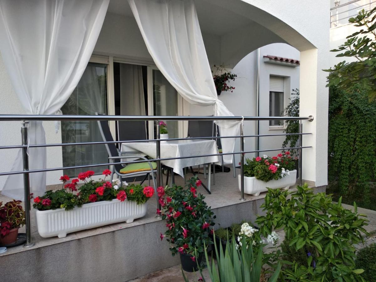 Radenka Zafron Apartment Vodice Ngoại thất bức ảnh